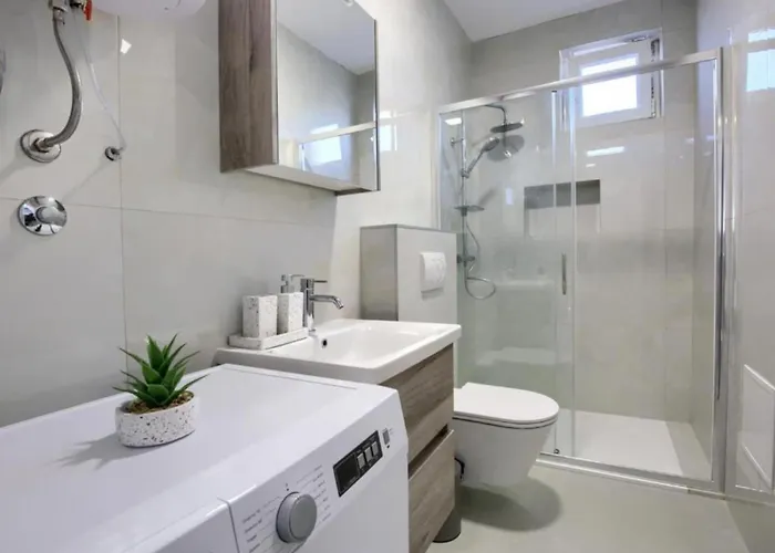 One Bedroom With Terrace A1 شقة بولا
