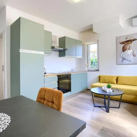One Bedroom With Terrace A1 * פולה