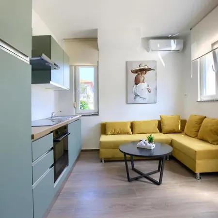 Daire One Bedroom With Terrace A1 *